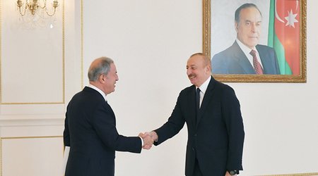 Prezident Hulisi Akarı qəbul edib