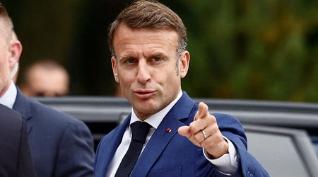 Makron Zelenskini legitim prezident adlandırır