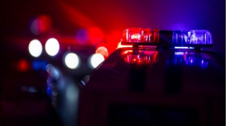 В Гяндже автомобиль въехал в парк, есть пострадавшие