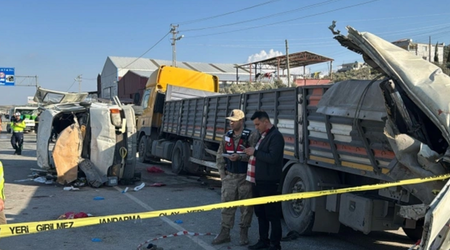 Türkiyədə yol qəzası olub, ölən və yaralananlar var