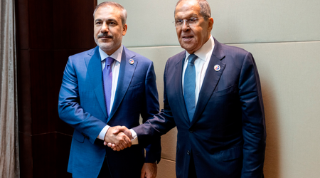 Hakan Fidan Sergey Lavrovla Ukrayna məsələsini müzakirə edib