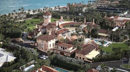 Неизвестные самолеты над резиденцией Трампа