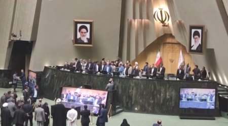 İranın iqtisadiyyat naziri vəzifəsindən uzaqlaşdırılıb - Video