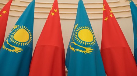 Казахстан и Китай обсудили развитие ТМТМ и судостроение для перевозок по Каспию