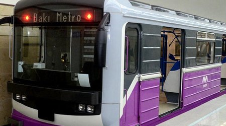 На станции метро «28 мая» из-за неисправности поезда в метро увеличился интервал