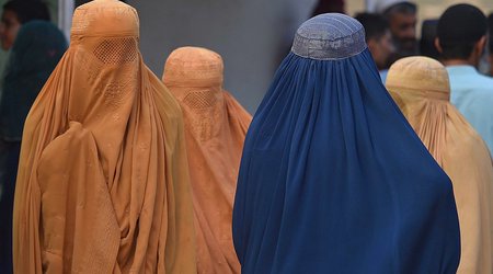 Taliban əfqan qadınlara məscidlərdə namaz qılmağı qadağan edib