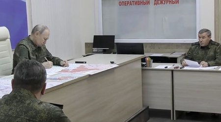 Putin Kurska səfər edib - Video