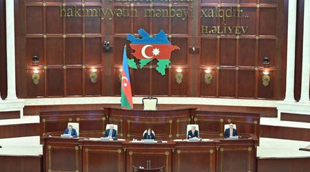 Milli Məclisin iclası başlayıb