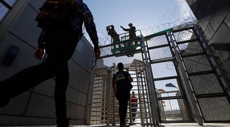 Суд в США запретил высылку мигрантов по закону 1798 года