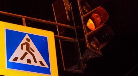В Гяндже автомобиль сбил трех пешеходов