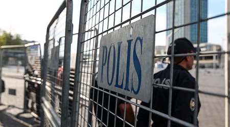 İstanbul Universitetinin tələbələri İmamoğluna dəstək üçün aksiya keçirir - Video