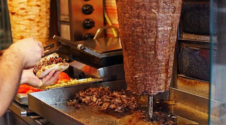 В Нахчыване произошло массовое отравление донером