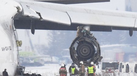 Шасси самолета загорелось во время посадки в Минводах