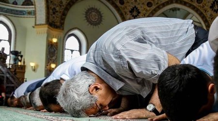 В Баку совершен праздничный намаз