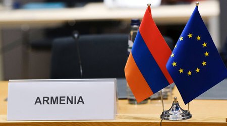 Qaluzin: Ermənistan eyni vaxtda Aİ və Aİİ-də ola bilməyəcək