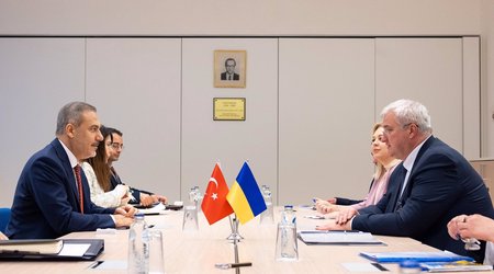 Türkiyə və Ukrayna XİN başçıları arasında görüş olub