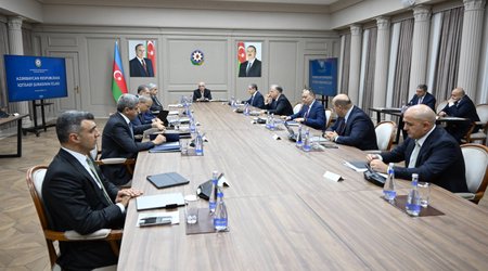 Али Асадов собрал экономистов