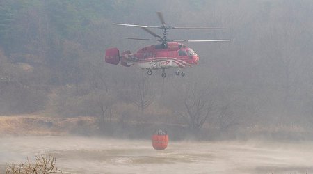 В Южной Корее при тушении лесного пожара разбился вертолет
