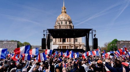 В Париже проходит многотысячный митинг в поддержку Марин Ле Пен