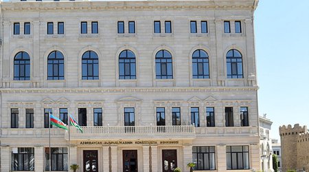 Konstitusiya Məhkəməsi hakimlərinin vəzifədə olmasının yaş həddi artırılıb