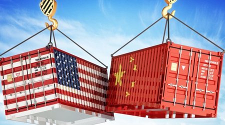 Америка пригрозила повысить пошлины на китайские товары до 104%