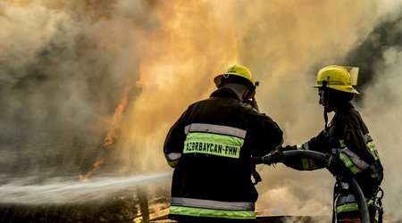 Пожар в Сабирабаде: пострадали семь человек