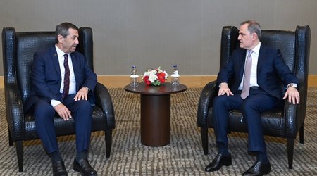 Ceyhun Bayramov Şimali Kiprdən olan həmkarı ilə görüşüb