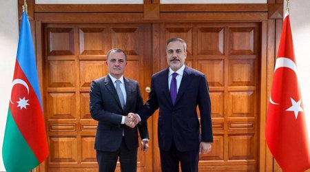 Ceyhun Bayramov Hakan Fidanla görüşüb