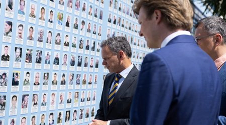 Глава МИД Нидерландов находится с визитом в Украине