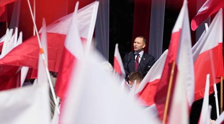 В центре Варшавы прошел многотысячный марш оппозиции