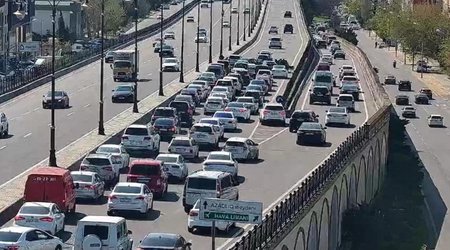 В Баку на двух проспектах возникли заторы из-за ДТП