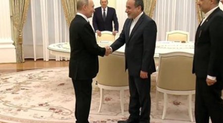 Putin İran XİN başçısı ilə görüşüb