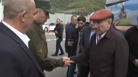 Paşinyan Azərbaycanla sərhədə gəlib