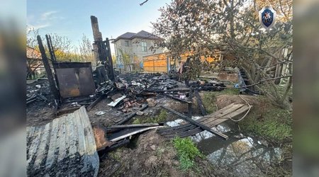 При пожаре в частном доме в Астрахани погибли пятеро детей
