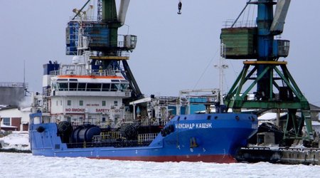 Разлив нефти из российского нефтетанкера