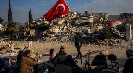 Seysmoloq İstanbuldakı zəlzələni region üçün təhlükə adlandırıb