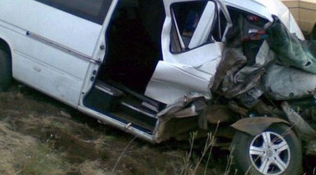 Şamaxıda məktəbliləri daşıyan avtobus aşdı - Xəsarət alanlar var