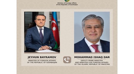 Ceyhun Bayramov Pakistan XİN rəhbəri ilə regional təhlükəsizliyi müzakirə edib