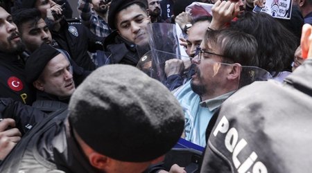İstanbulda icazəsiz aksiyalarda 300 nəfər saxlanılıb