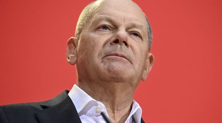 Olaf Şolz Almaniya kansleri kimi son günündə Zelenskiyə zəng edib