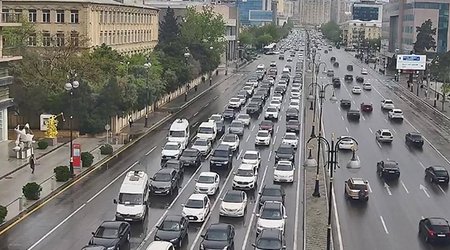 Yollarda yenə tıxac var