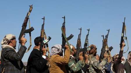 ABŞ Yəməndə husiləri bombalamağı dayandıracaq