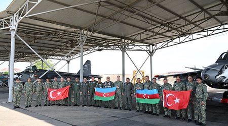 Азербайджанские военные отправились на учения в Турцию