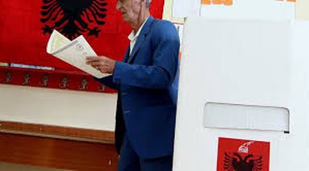 Albaniyada parlament seçkiləri keçirilir