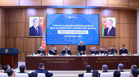 Kamran Əliyev müşavirə keçirib