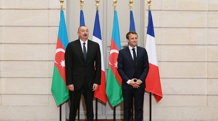 Emmanuel Makron Azərbaycan Prezidenti ilə görüşüb