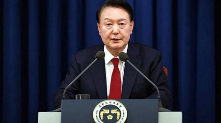 Экс-президент Южной Кореи вышел из партии в преддверии выборов