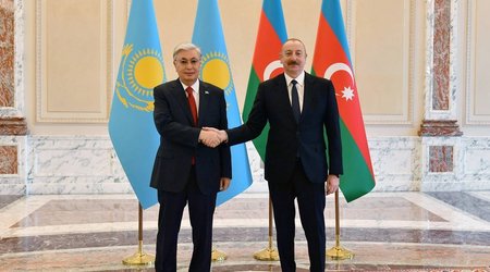 İlham Əliyev qazaxıstanlı həmkarını təbrik edib