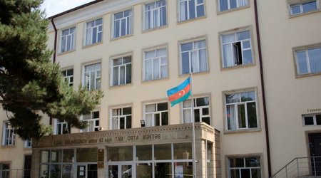 Уволены директора двух бакинских школ