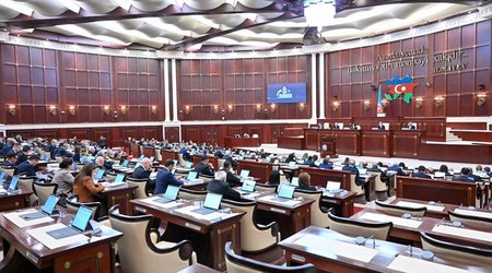 Милли Меджлис принял в I чтении поправки в КоАП